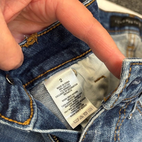 Floral Embroidered Blue Jeans (Aeropostale) Size 2 - Picture 3 of 10
